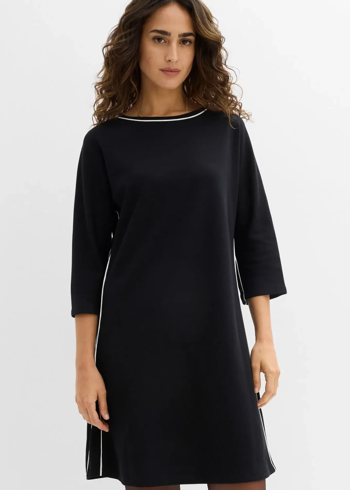 Robe en jersey à passepoil contrastant