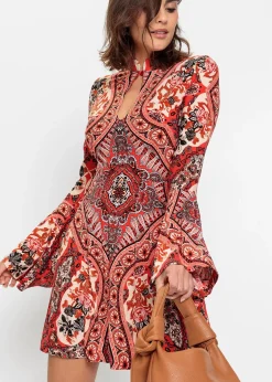 Robe en jersey avec col montant et manches volantées