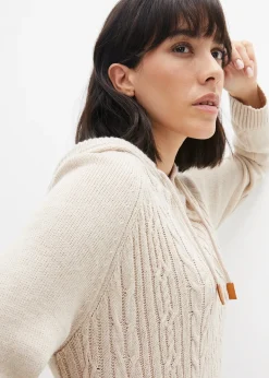 Robe en maille à capuche avec torsades