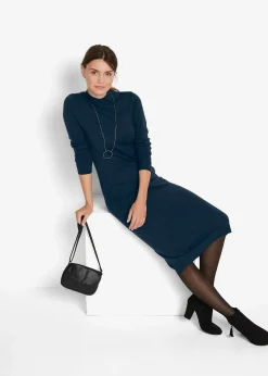 Robe en maille à col montant