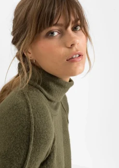 Robe en maille à col roulé