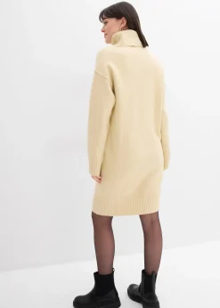 Robe en maille avec couture décorative