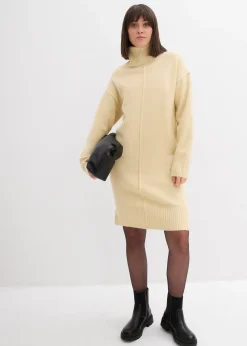 Robe en maille avec couture décorative