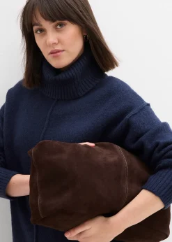 Robe en maille avec couture décorative