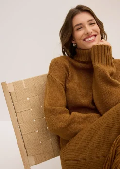 Robe en maille avec franges à la base