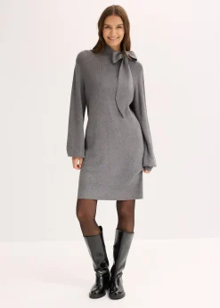 Robe en maille avec nœud