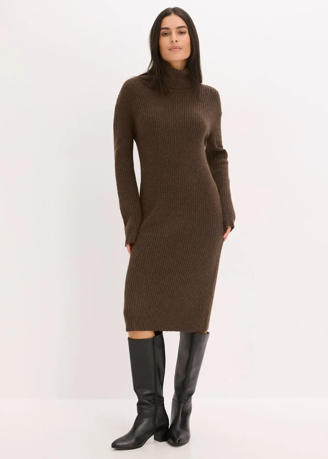 Robe en maille côtelée à col roulé