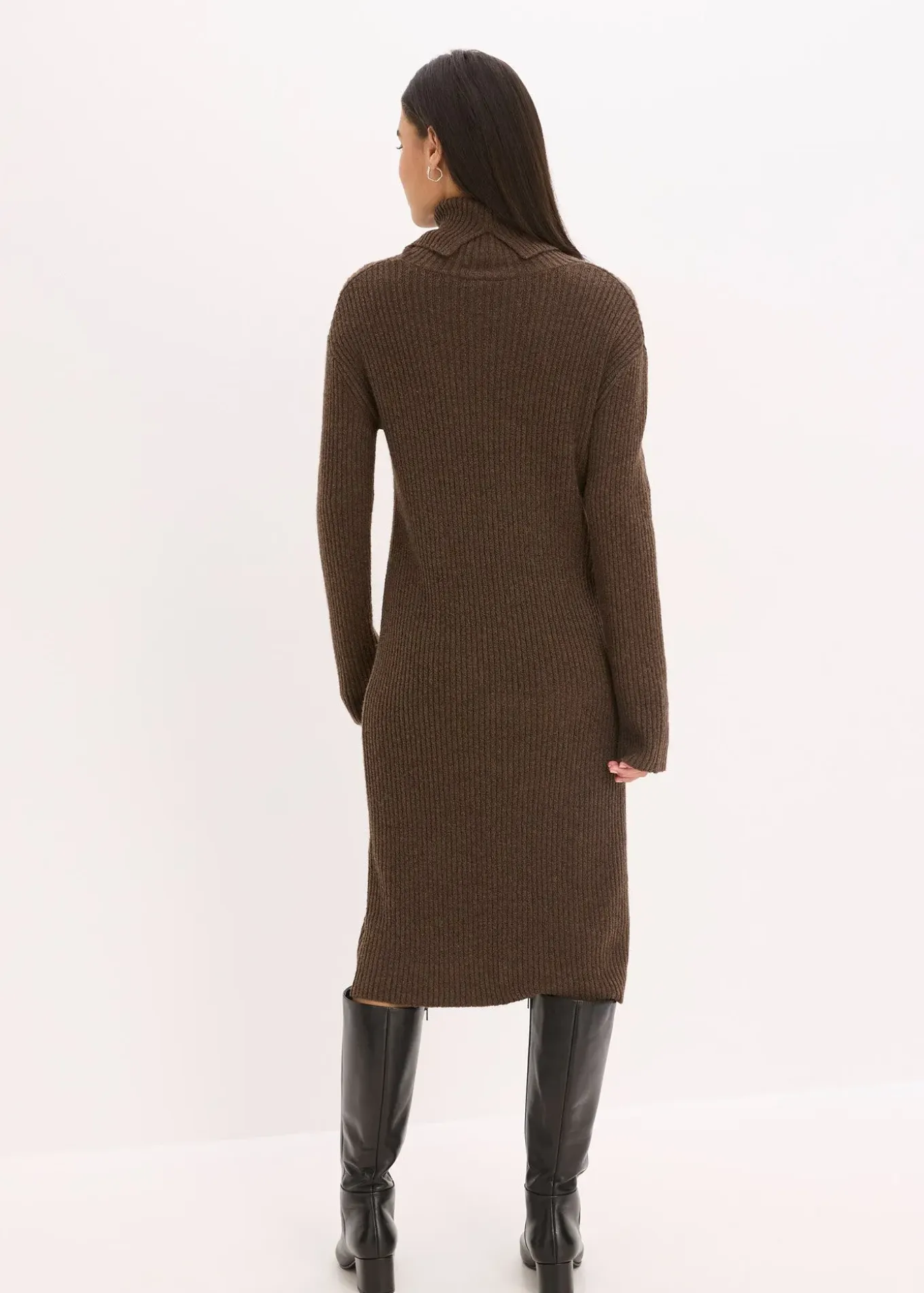 Robe en maille côtelée à col roulé