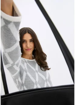 Robe en maille poilue avec motif en losange