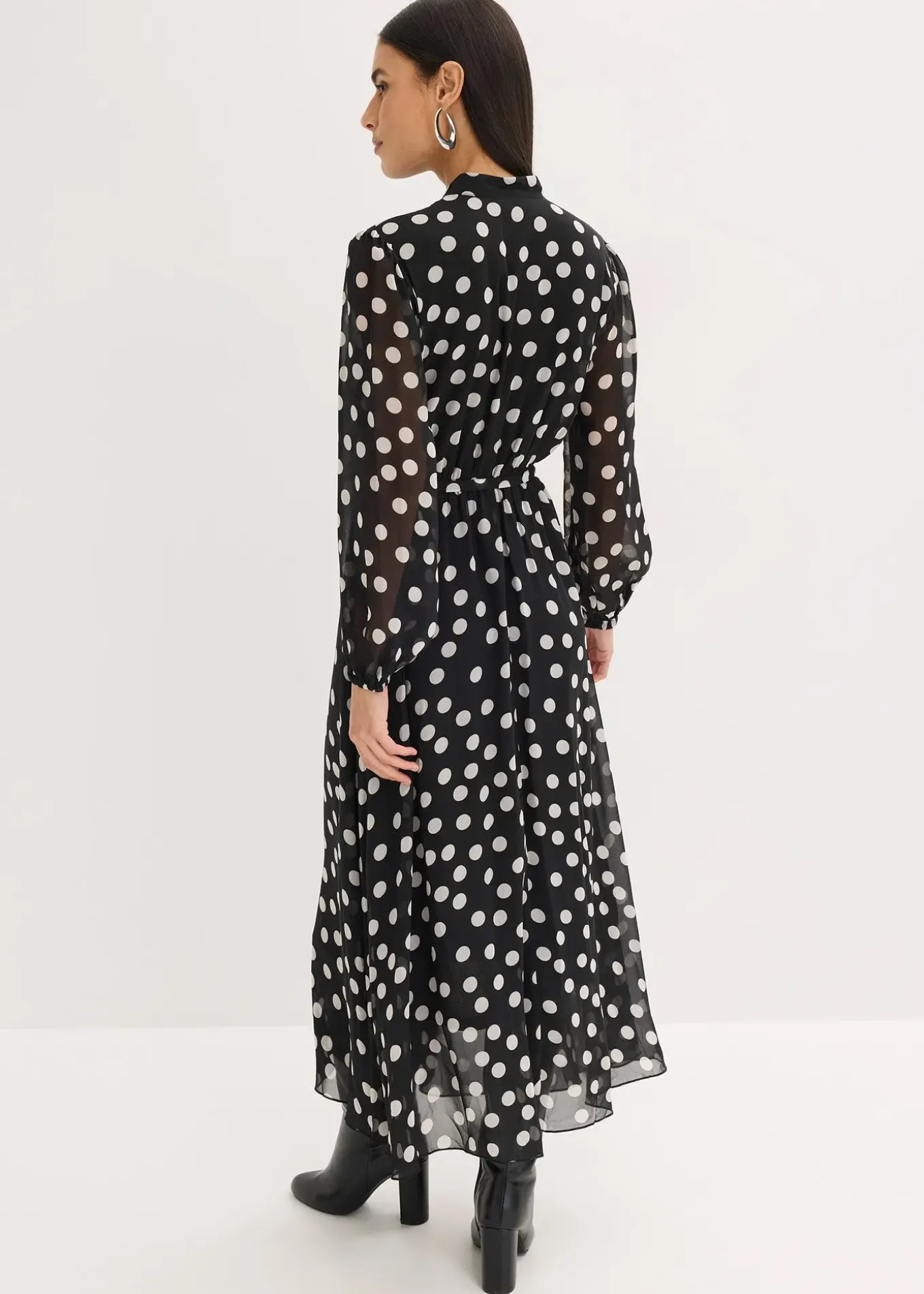 Robe en mousseline à passepoils contrastants