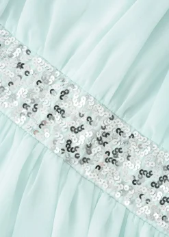 Robe en mousseline avec ceinture ornée de sequins