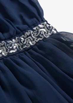 Robe en mousseline avec ceinture ornée de sequins