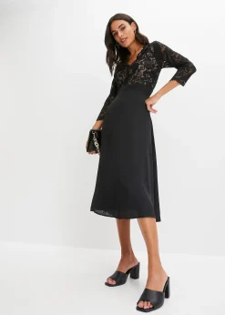 Robe en voile et dentelle