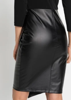 Robe enduite avec haut en jersey