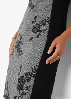 Robe fourreau avec sequins brodés