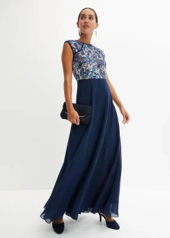 Robe longue à dentelle