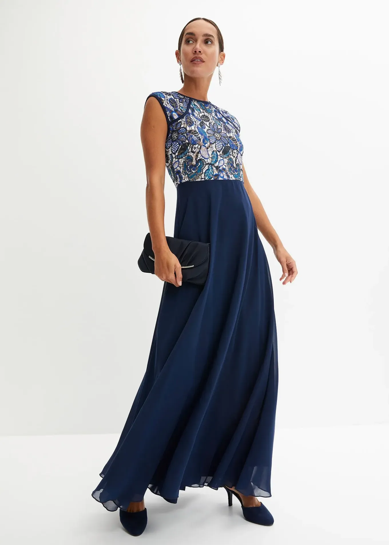 Robe longue à dentelle