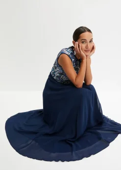 Robe longue à dentelle