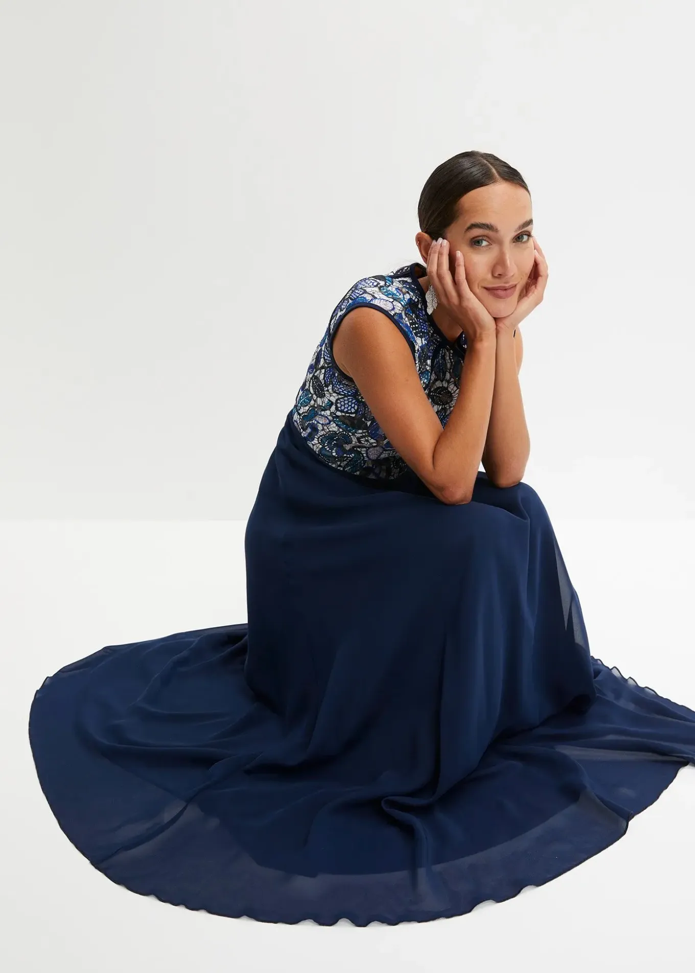 Robe longue à dentelle