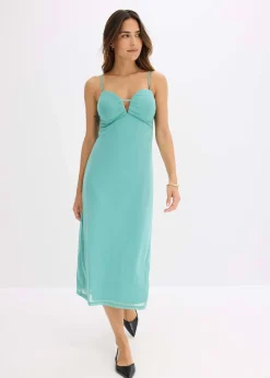 Robe longue au décolleté plongeant