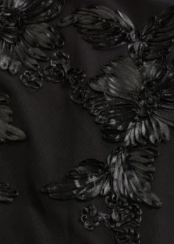 Robe longue avec broderies florales