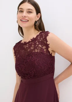 Robe longue avec dentelle