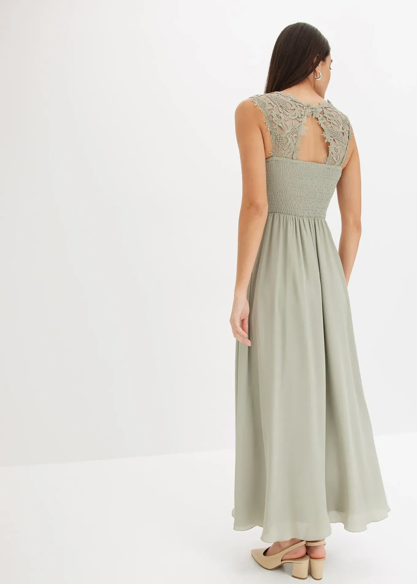 Robe longue avec dentelle