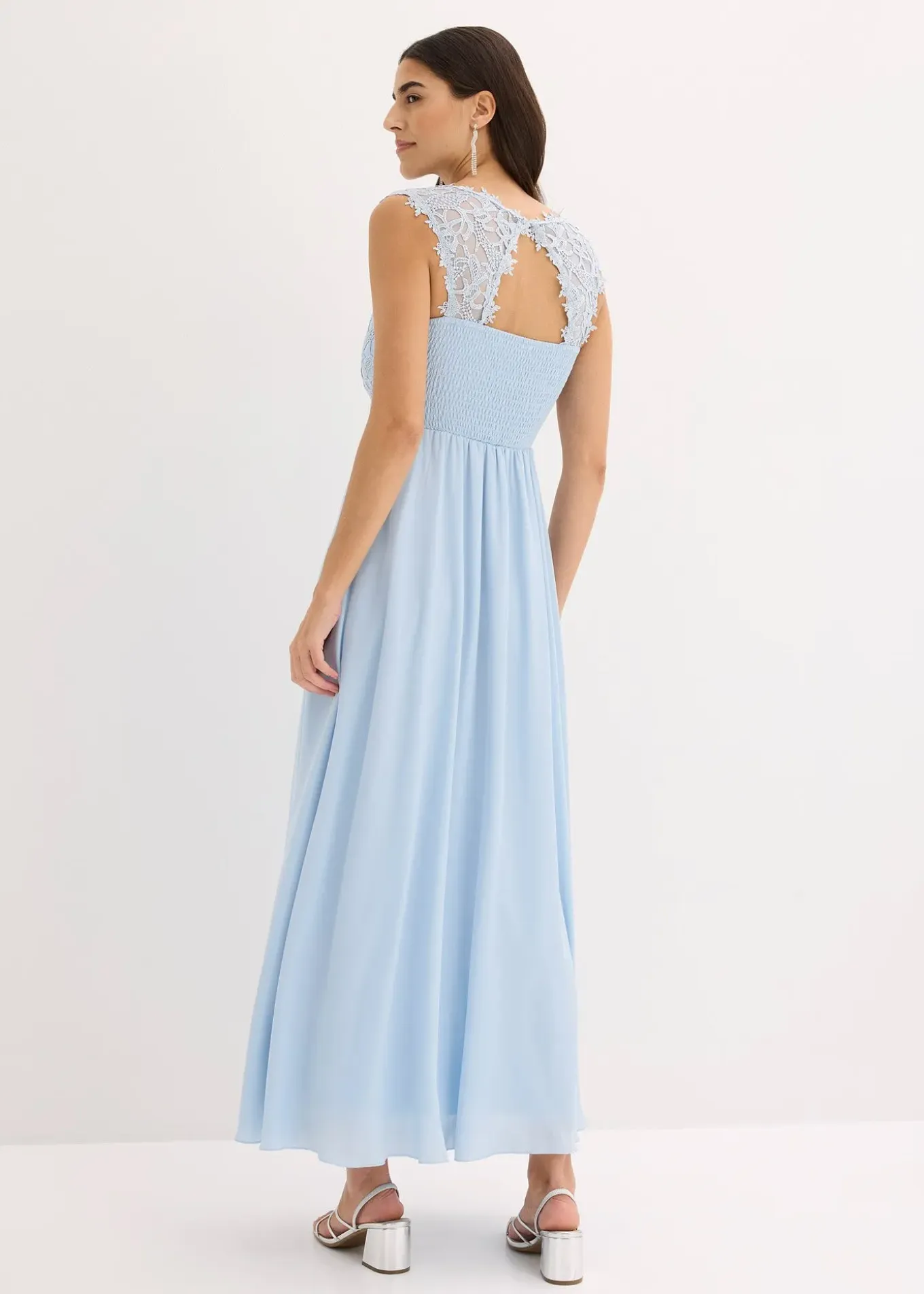 Robe longue avec dentelle