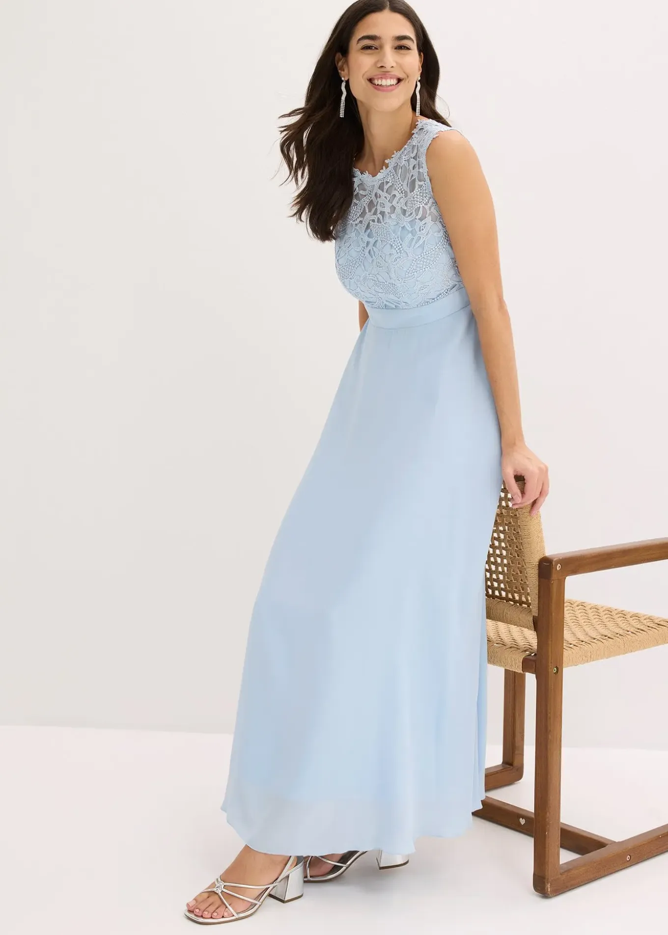 Robe longue avec dentelle