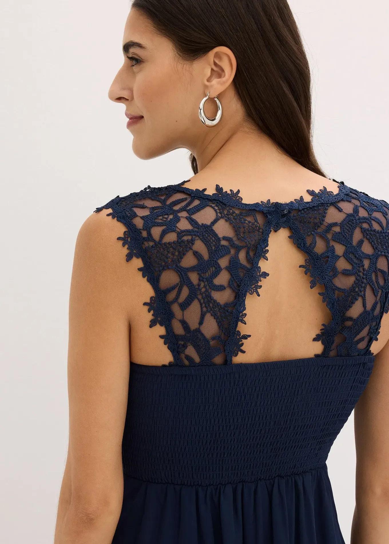 Robe longue avec dentelle