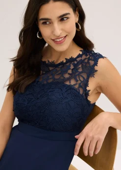 Robe longue avec dentelle