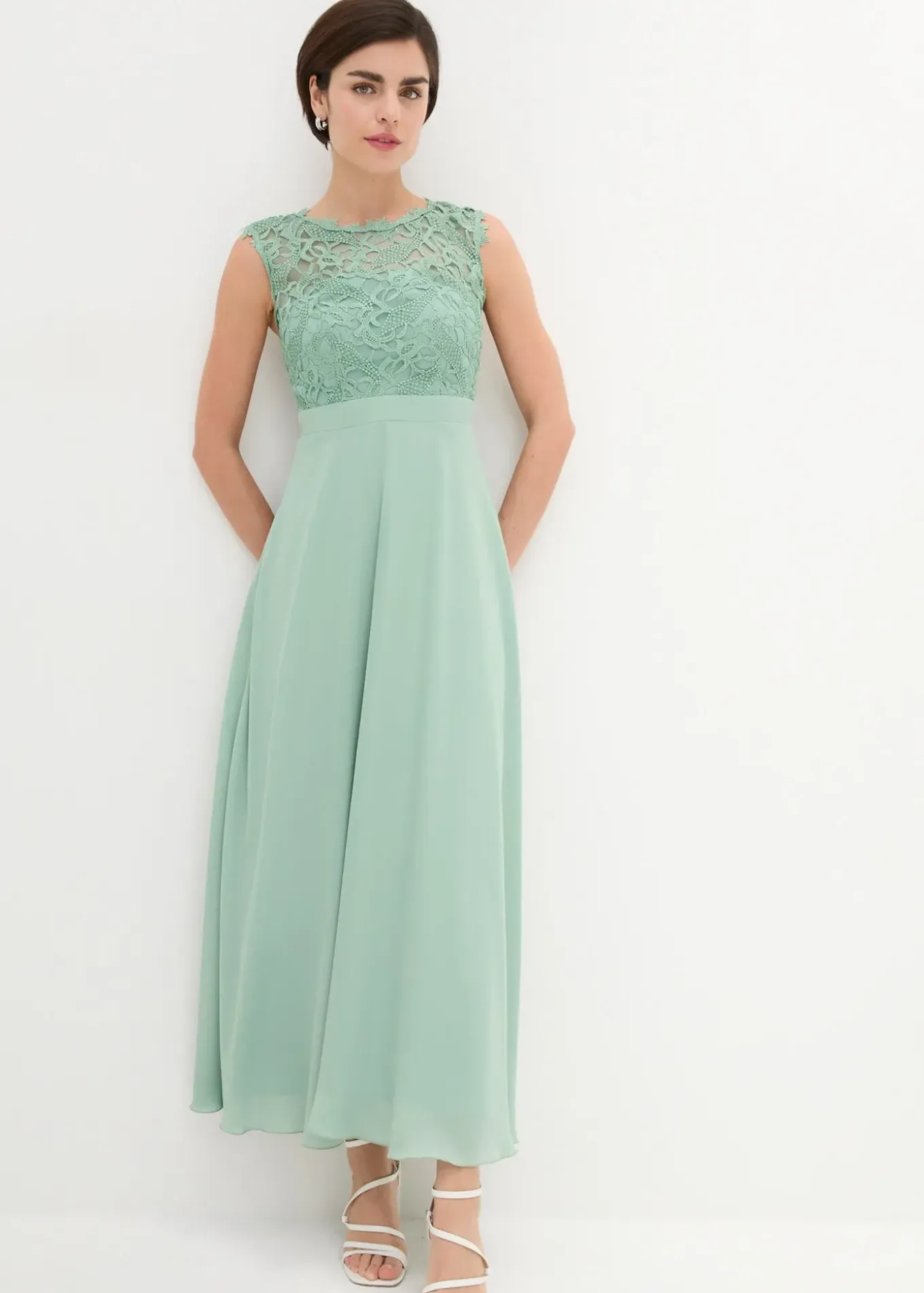 Robe longue avec dentelle