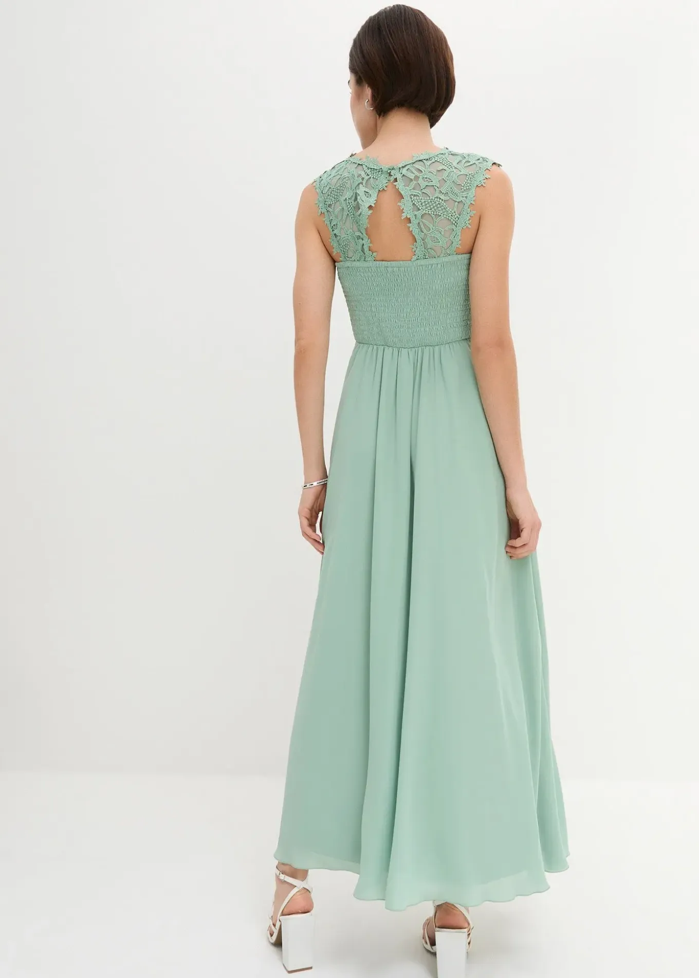 Robe longue avec dentelle