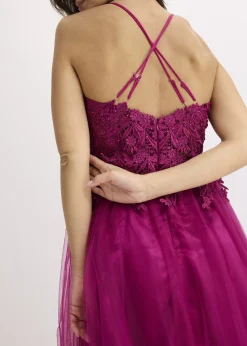 Robe longue en tulle délicat avec dentelle