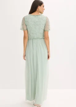 Robe longue en tulle fin avec sequins brodés