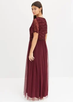 Robe longue en tulle fin avec sequins brodés