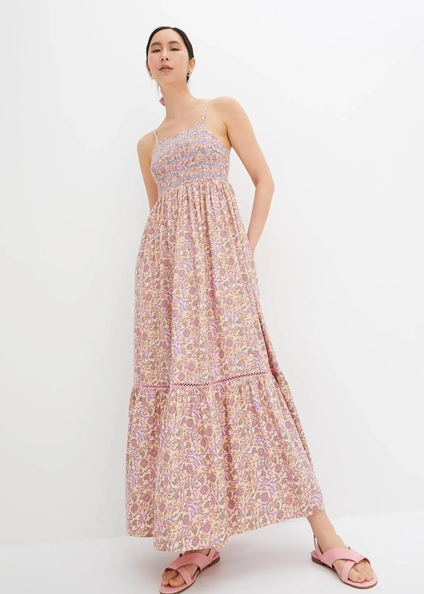 Robe longue smockée