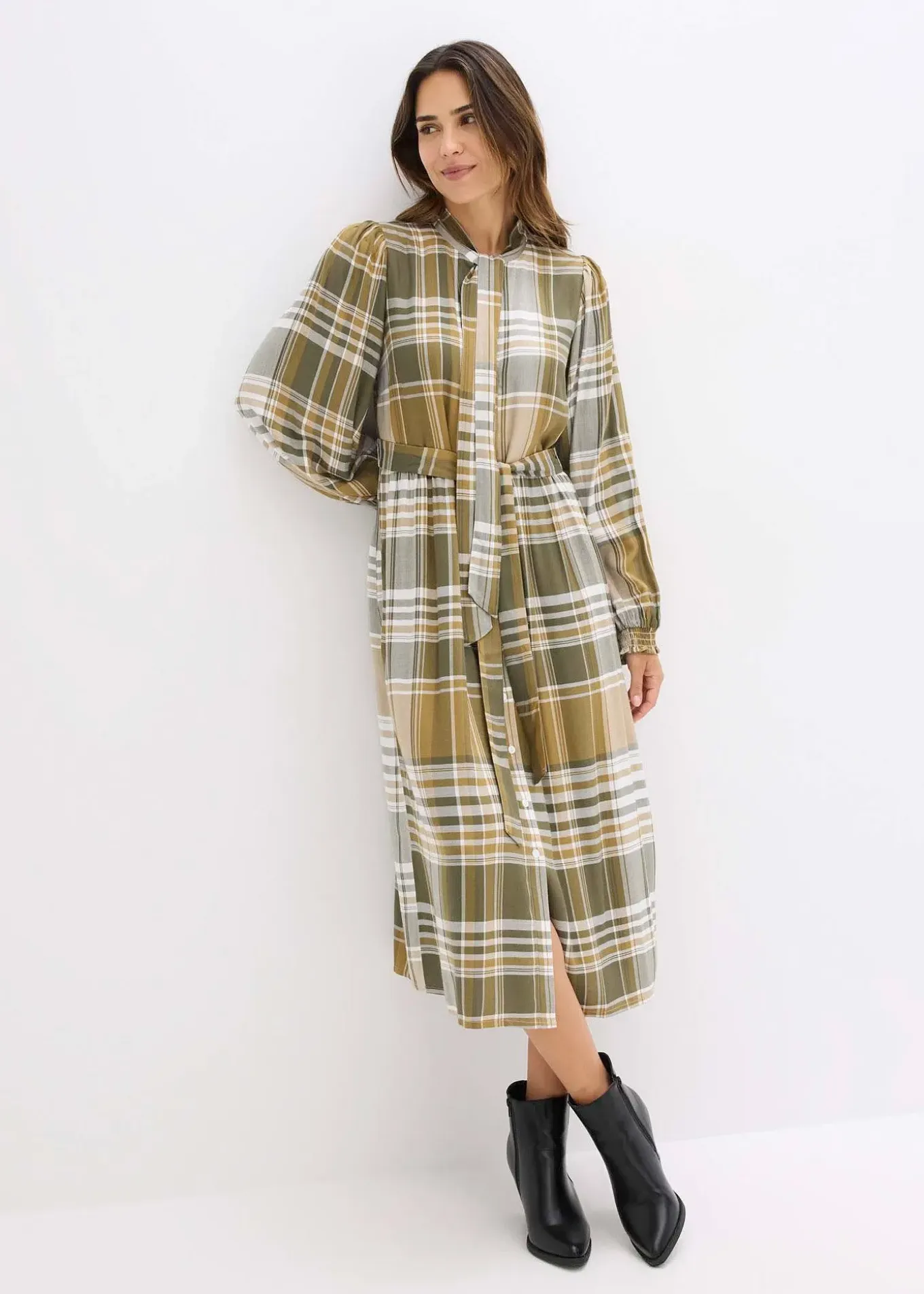 Robe midi avec col lavallière