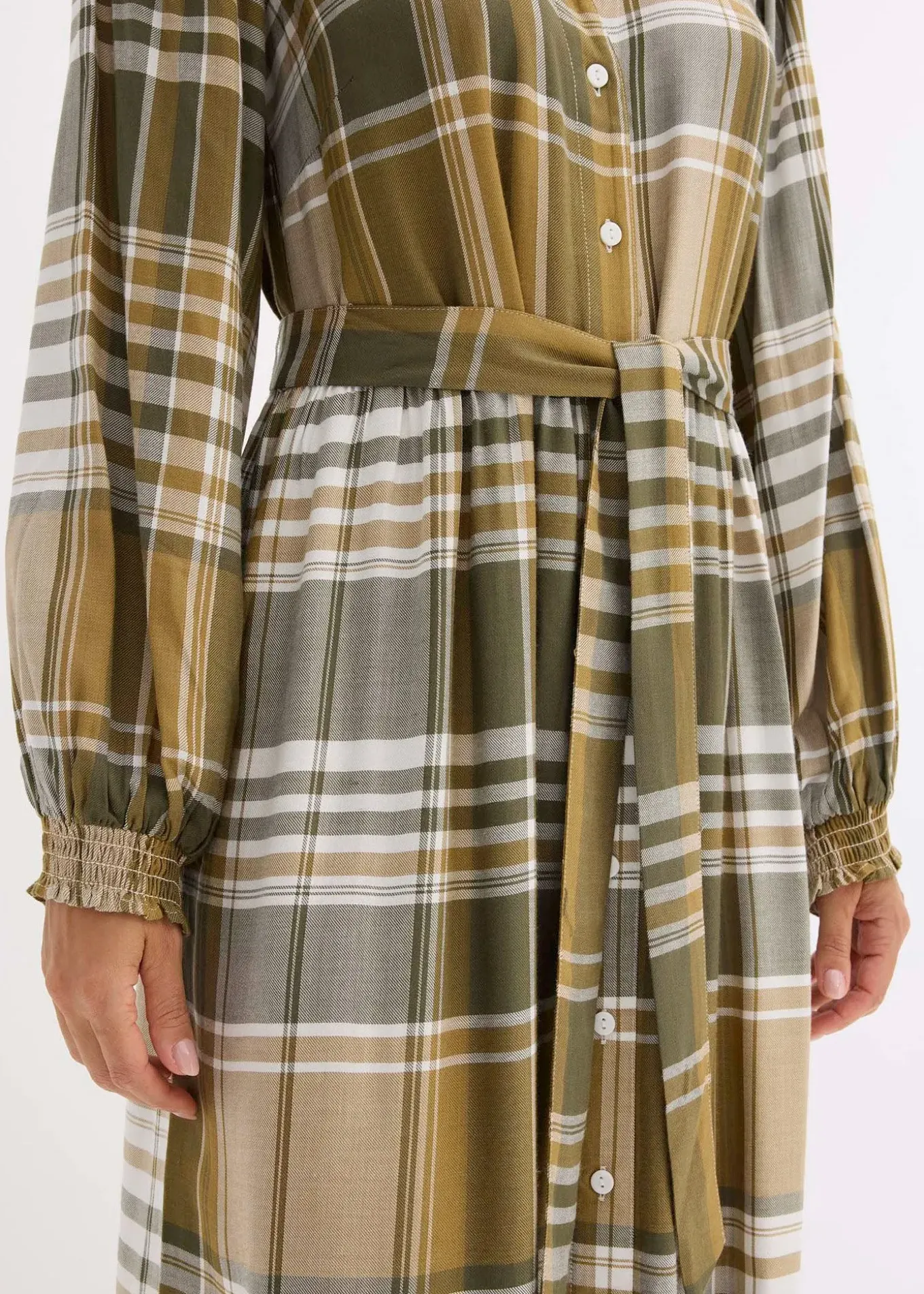 Robe midi avec col lavallière