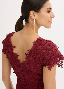 Robe midi en tulle délicat avec dentelle