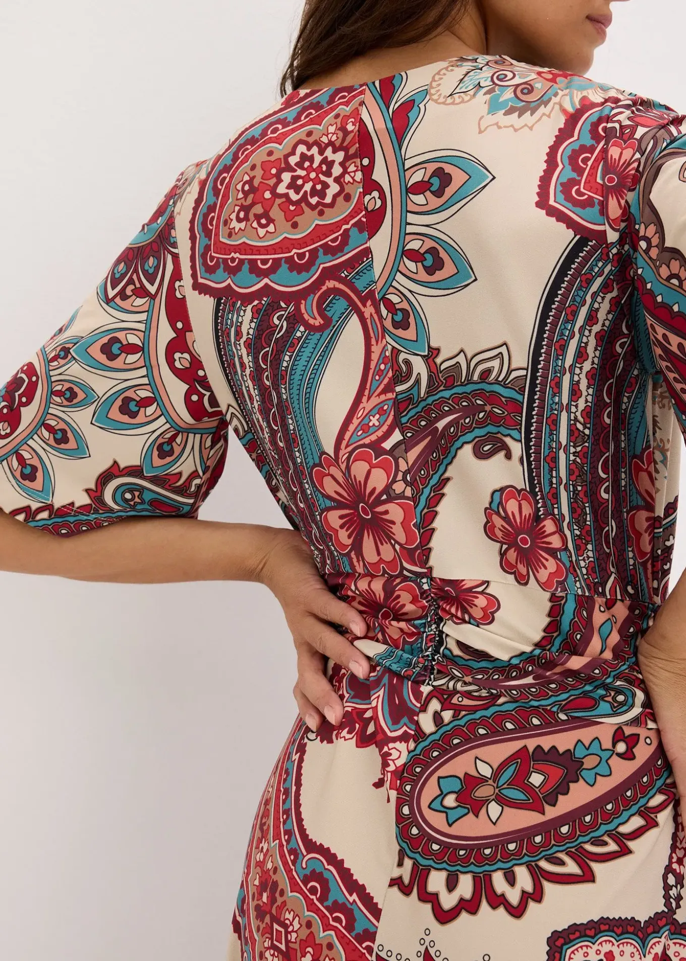 Robe midi près du corps, style portefeuille