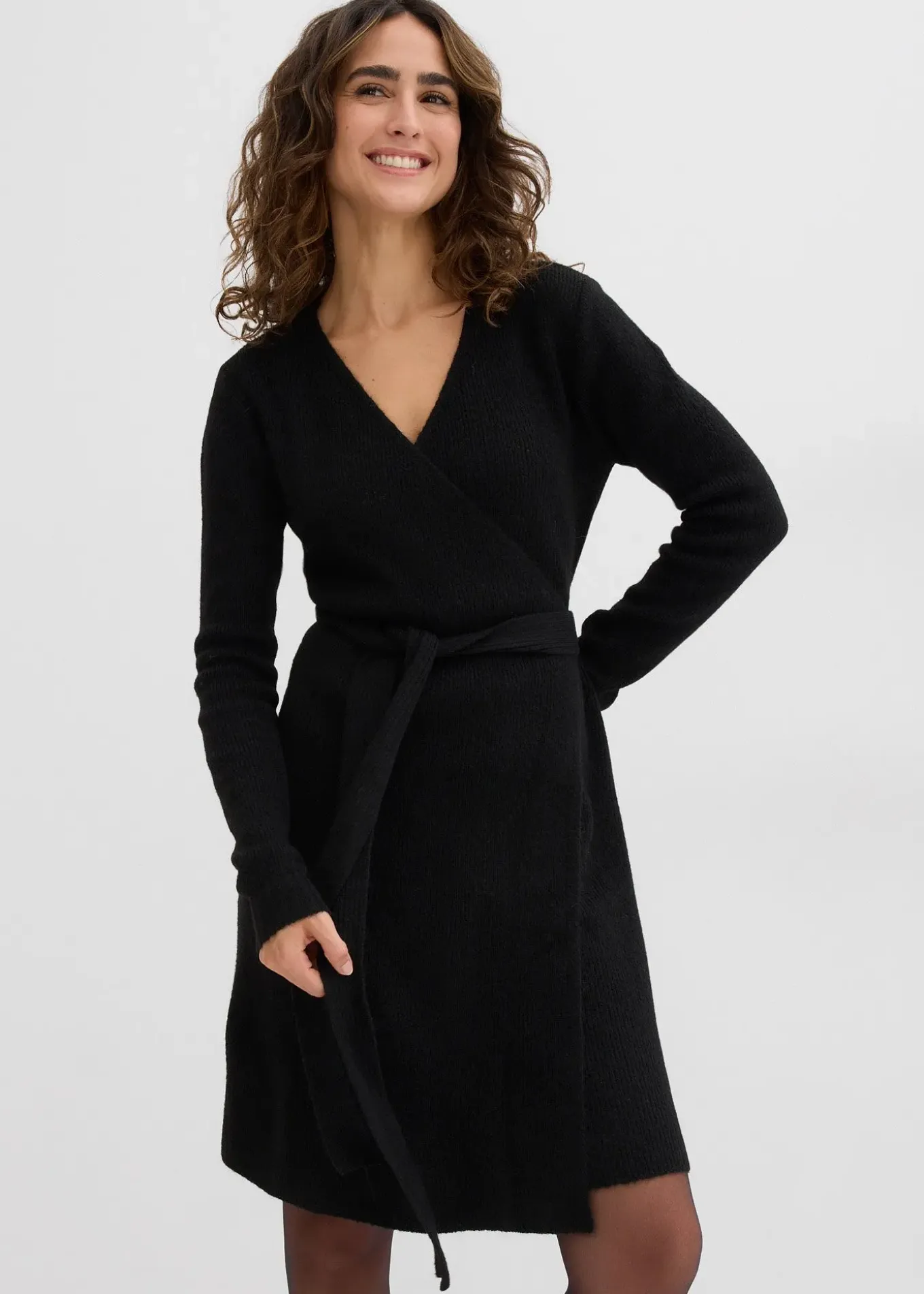 Robe portefeuille en maille pour la grossesse et l’allaitement