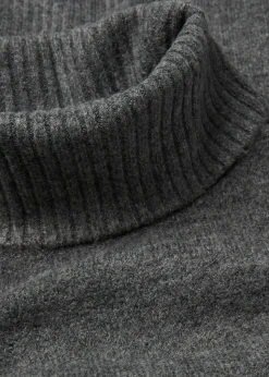 Robe pull fendue sur le côté