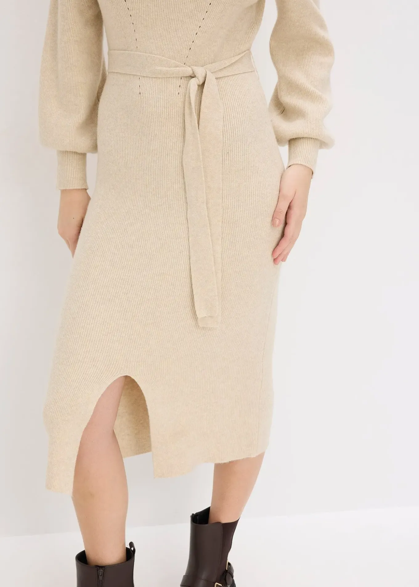 Robe pull fluide et côtelée en viscose majoritaire