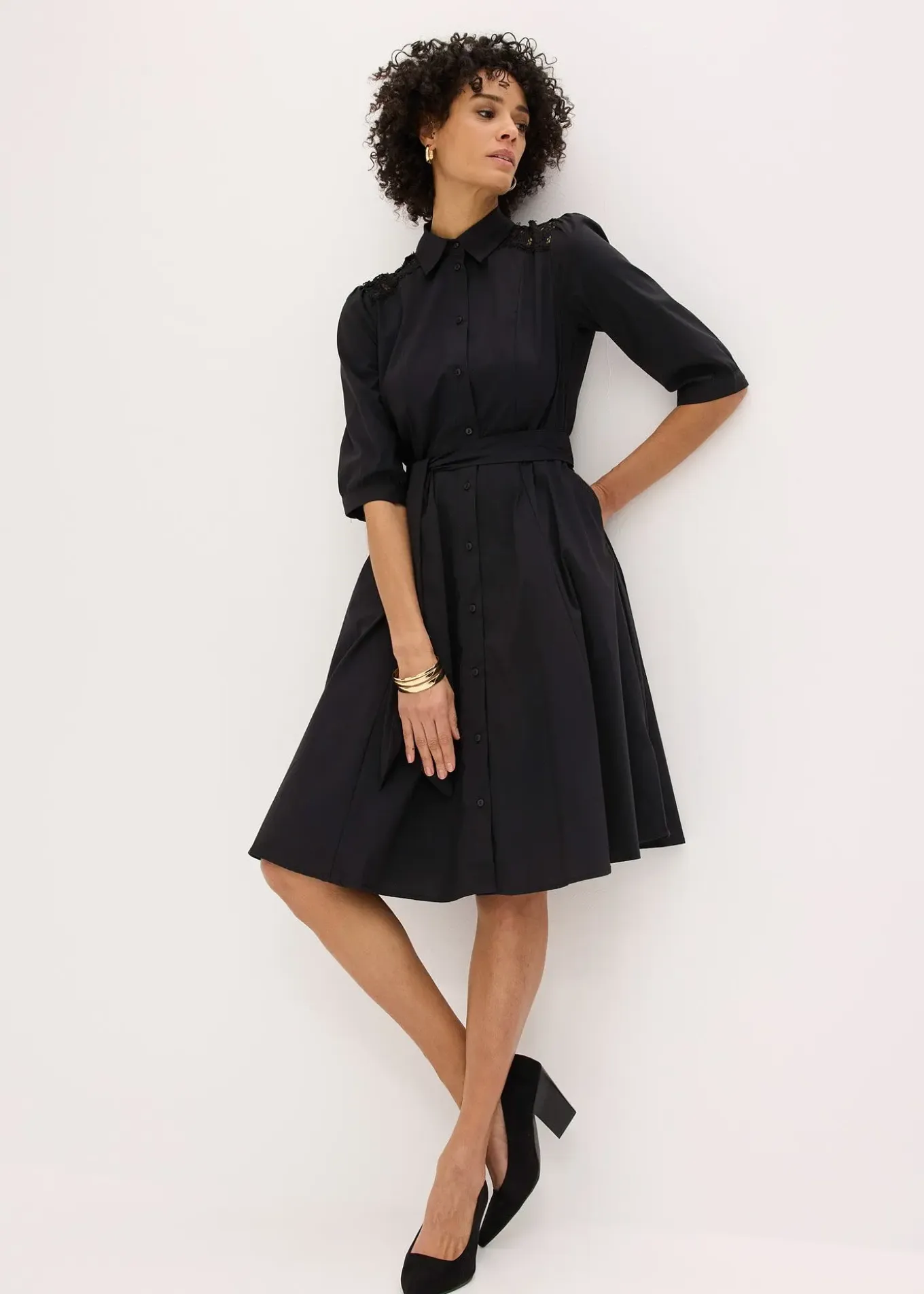 Robe-chemise avec dentelle et lien à nouer