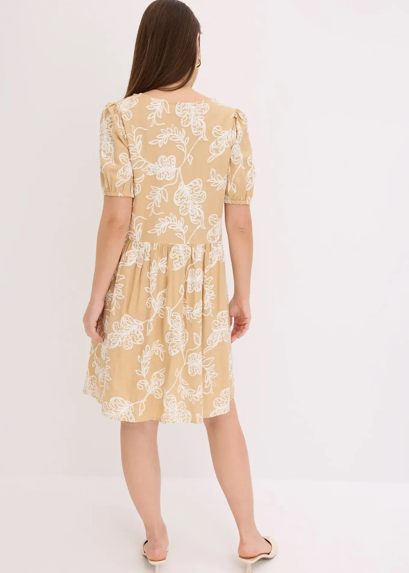 Robe-tunique brodée en viscose fluide