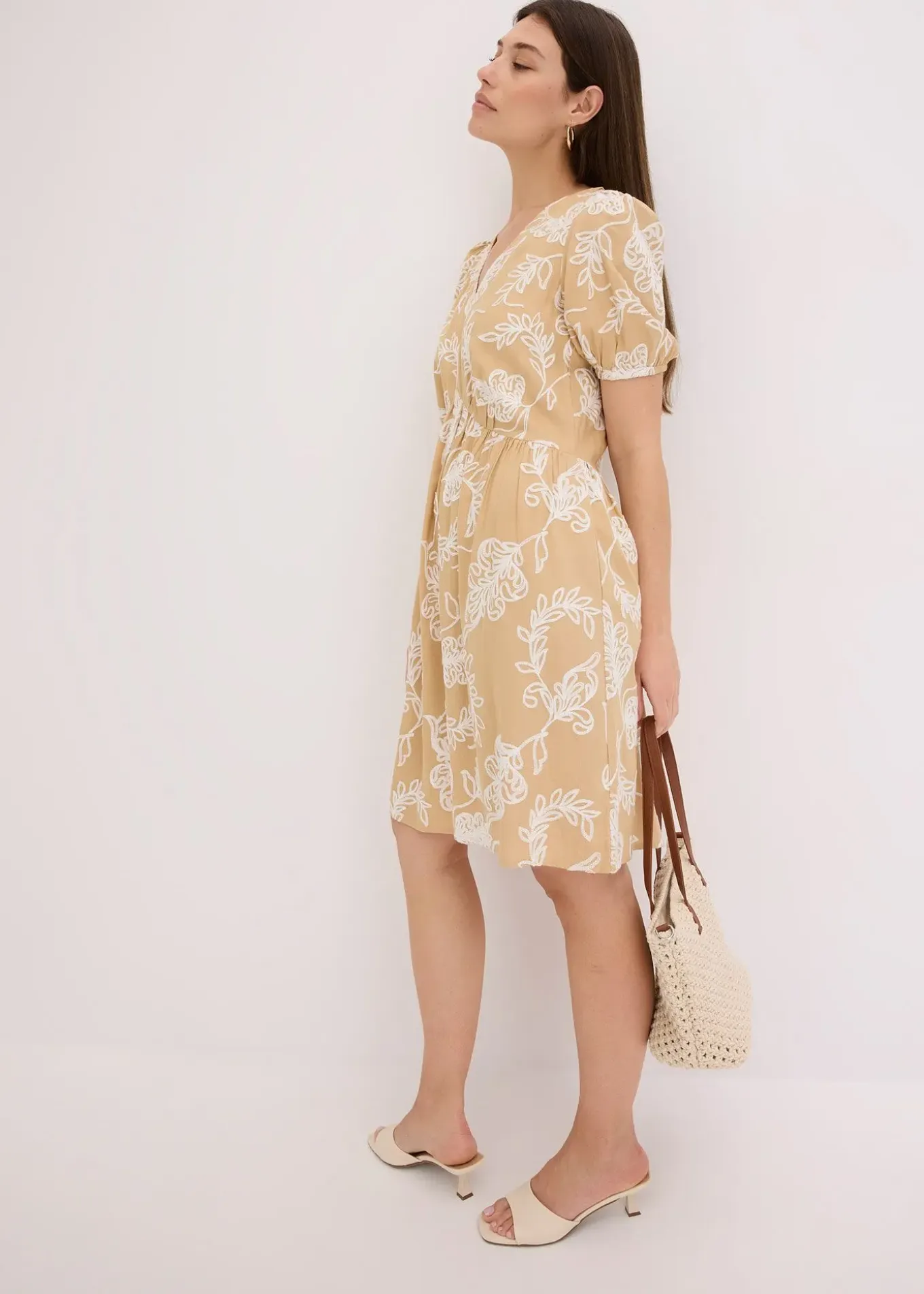 Robe-tunique brodée en viscose fluide