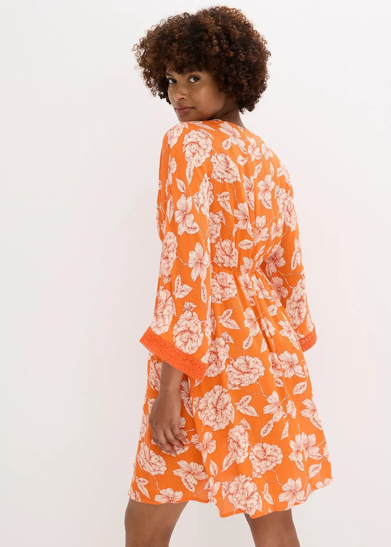 Robe-tunique en viscose texturée avec dentelle