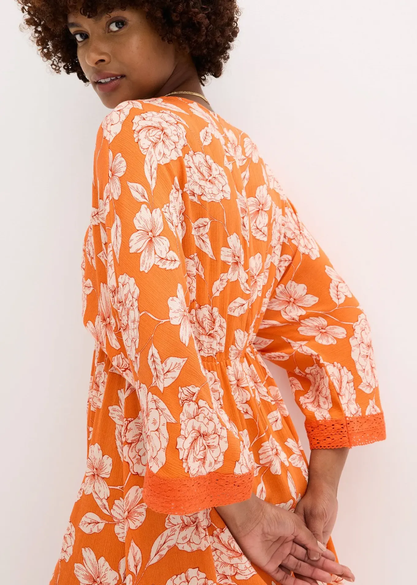 Robe-tunique en viscose texturée avec dentelle