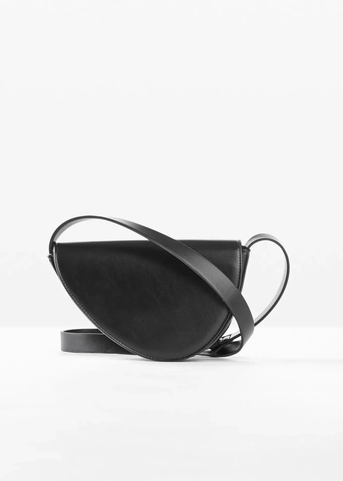 Sac à bandoulière de forme asymétrique